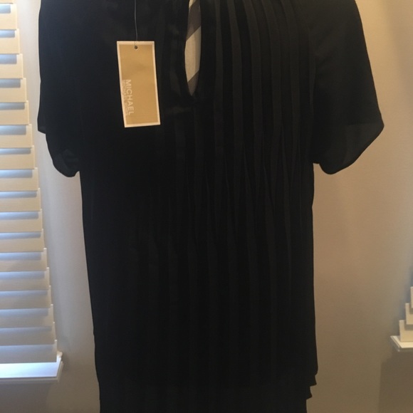 🔥🔥DEAL🔥🔥 NWT!! Michael Kors! - Picture 3 of 4